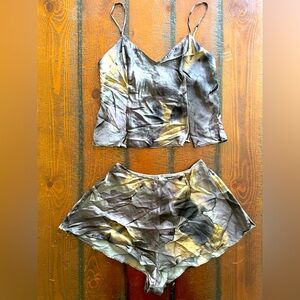 RARE Y2K Victoria’s Secret 100% silk floral camisole & shorts set sz S NWPT